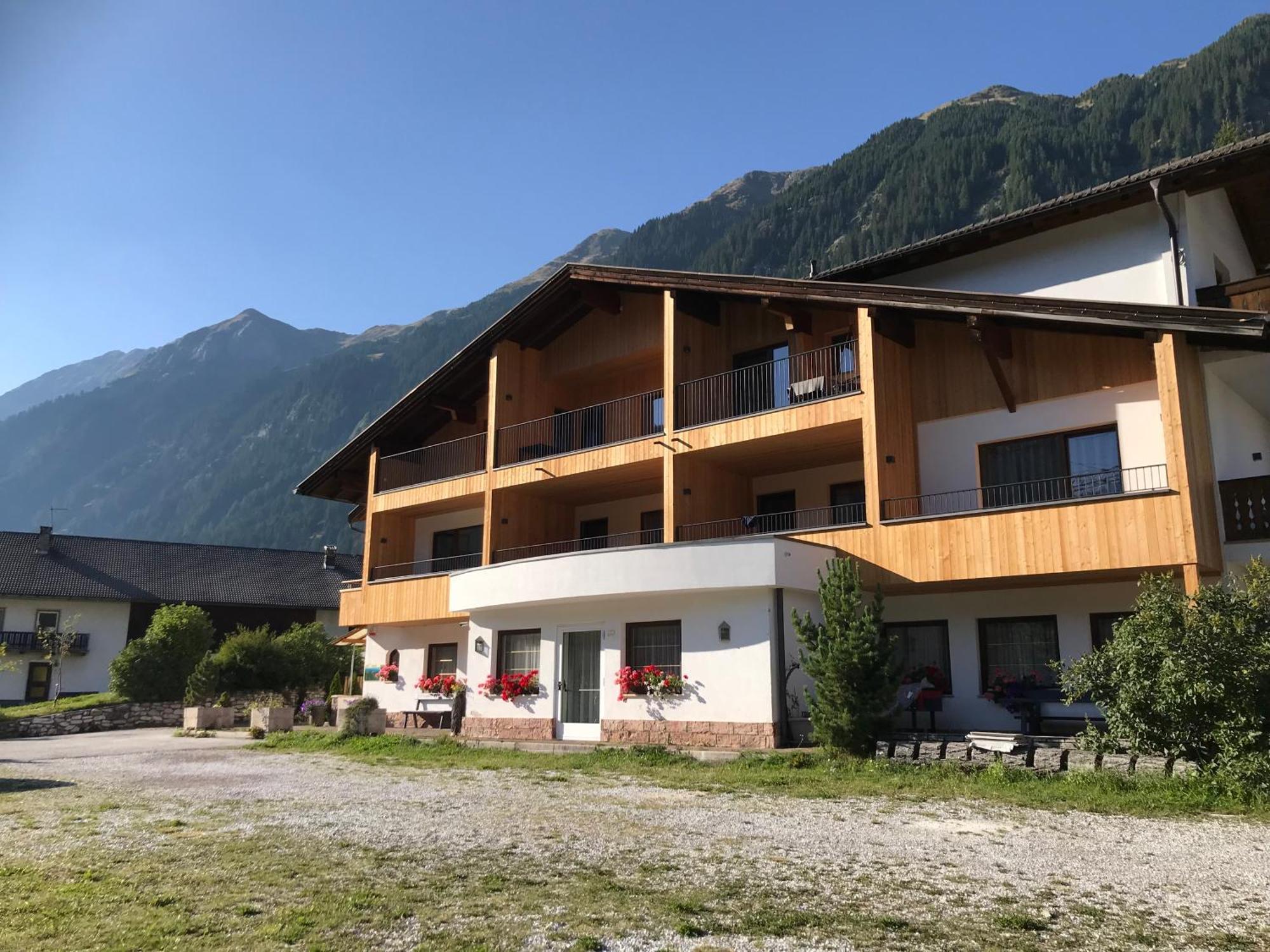 Alpenspitz Appartements - Garni - B&B Racines Eksteriør bilde